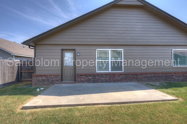 Building Photo - FOR LEASE | Jenks | Available Now!