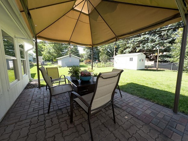 Building Photo - 525 Maple Ln