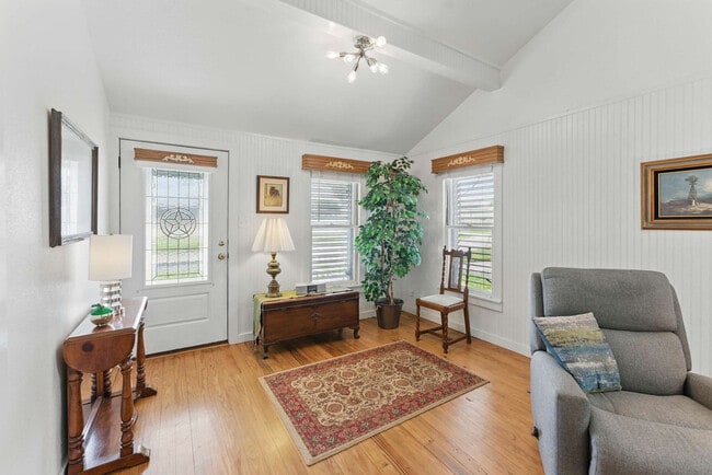 Building Photo - 175 Fredericksburg Rd