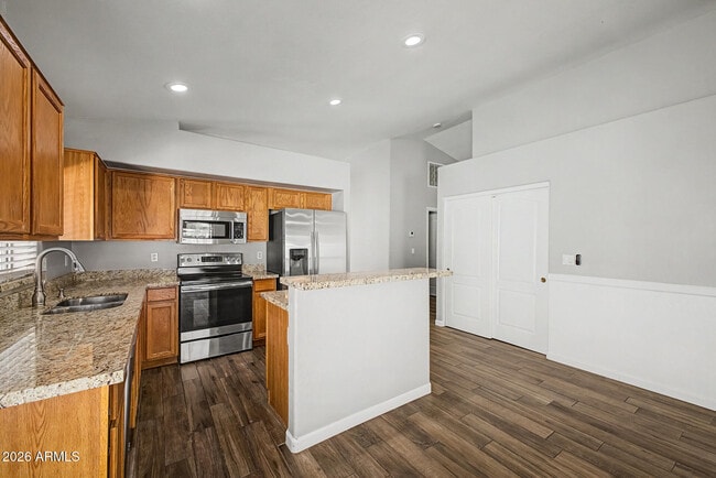 Building Photo - 1321 N Malibu Ln