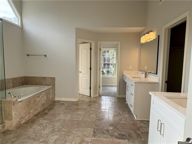 Building Photo - 8525 River Walk Landing