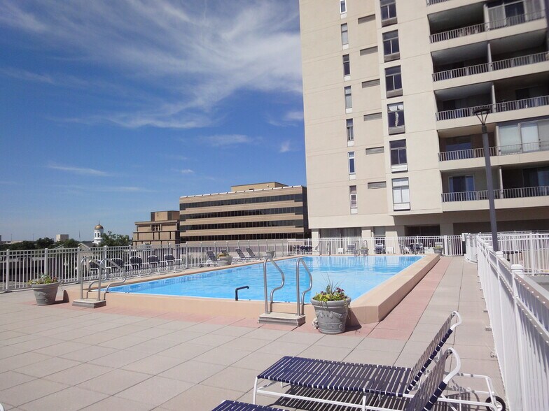 Heated pool - 28 Allegheny Ave