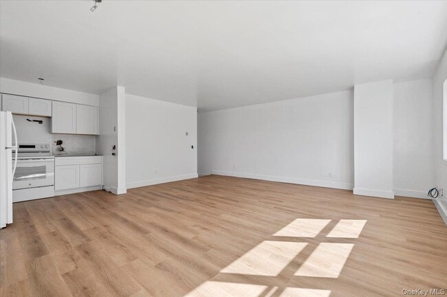 Building Photo - 36 Main St