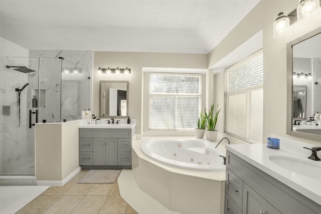 Building Photo - 1122 Wellshire Dr