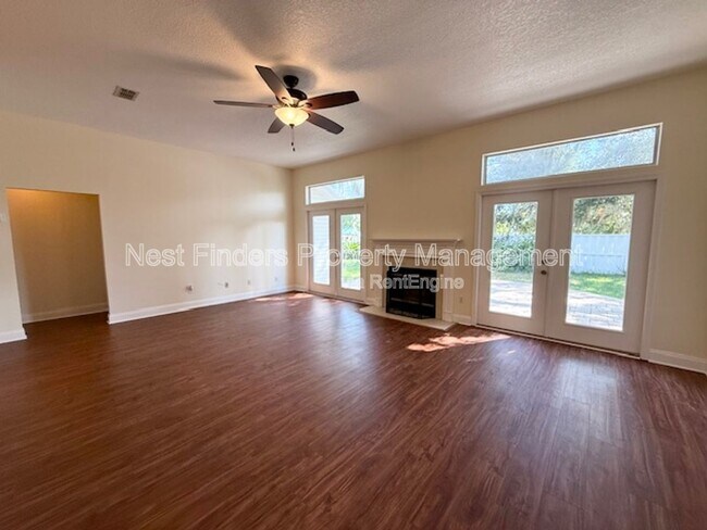 Building Photo - 440 Crescent Pond Dr