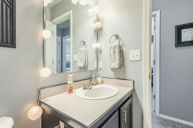 Building Photo - Newly Renovated 3 bed 2 bath home in the heart of MERIDIAN