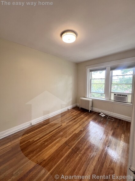 Building Photo - 15 Linnaean St