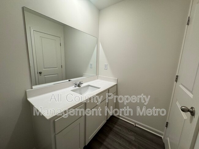 Building Photo - 268 Rydal Wy