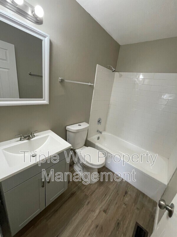 Building Photo - 1725 Orletto Way