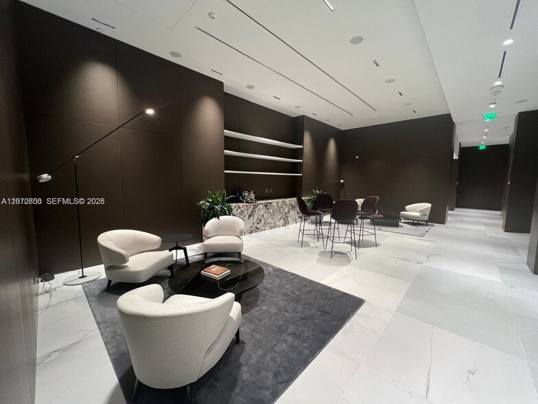 Building Photo - 300 Biscayne Boulevard Way