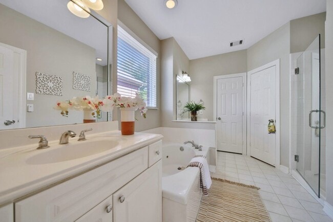 Building Photo - 3206 Summer Bay Dr