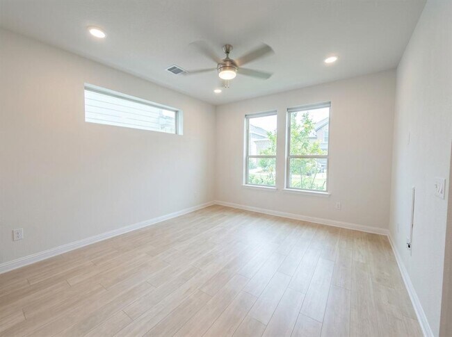 Building Photo - 8311 Springsteen Dr