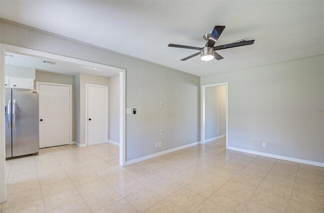 Building Photo - 2318 Haverhill Dr