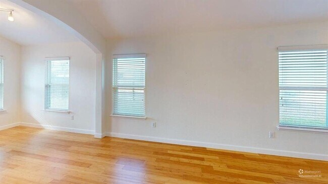 Building Photo - 112 Esparza Ct