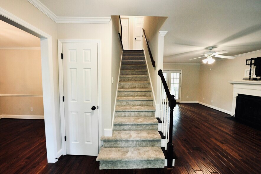 Building Photo - 962 Saint Catherines Dr