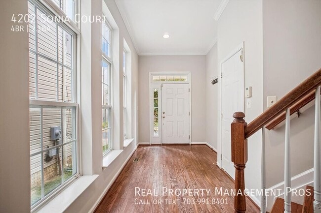 Building Photo - 4202 Sonia Ct