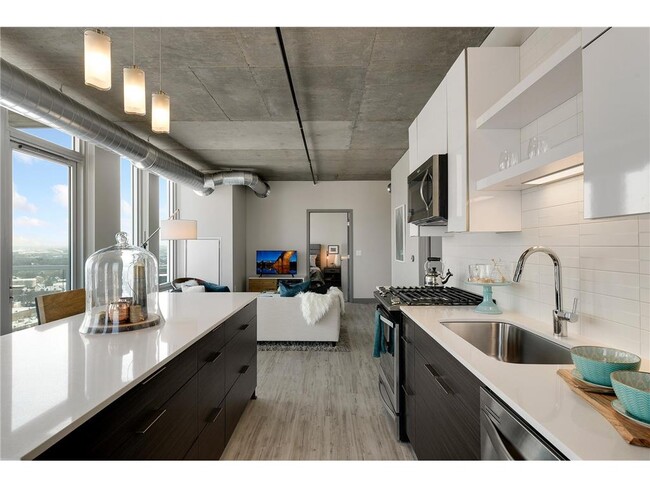 Building Photo - 315 1st Ave NE