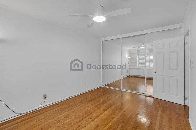 Building Photo - 1615 N Laurel Ave