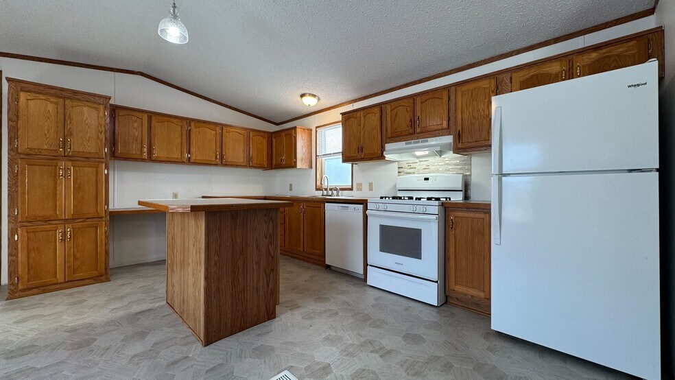 Building Photo - 2004 Falcon Terrace NW