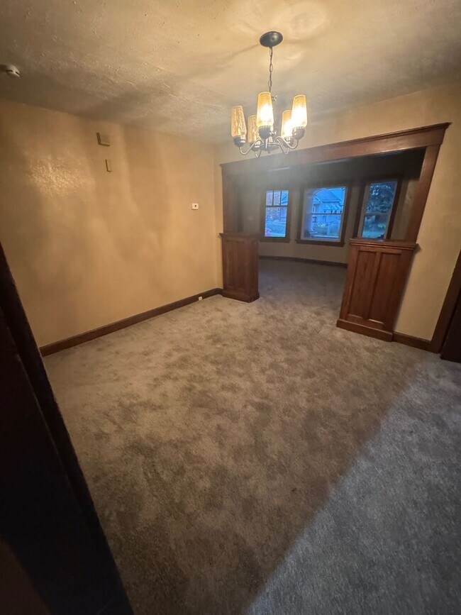 Building Photo - 7505 Halle Ave