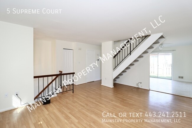 Building Photo - 5 Supreme Ct