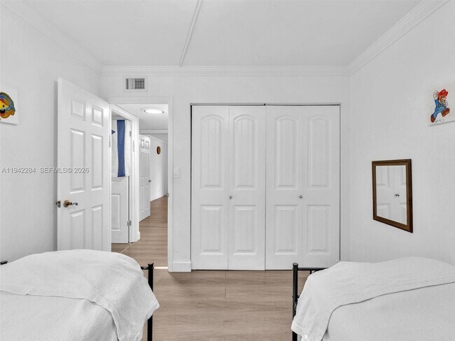 Building Photo - 20381 NE 30th Ave