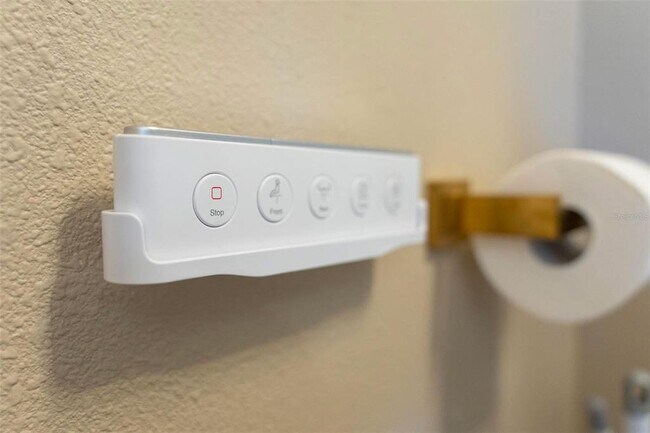 Building Photo - 2832 Rodeo Dr