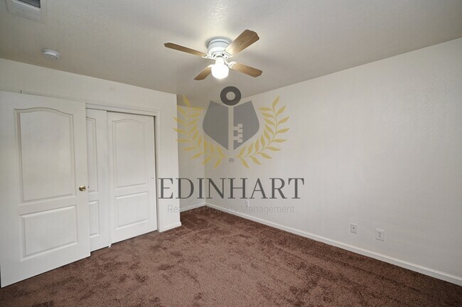 Building Photo - 2233 E Christopher Dr