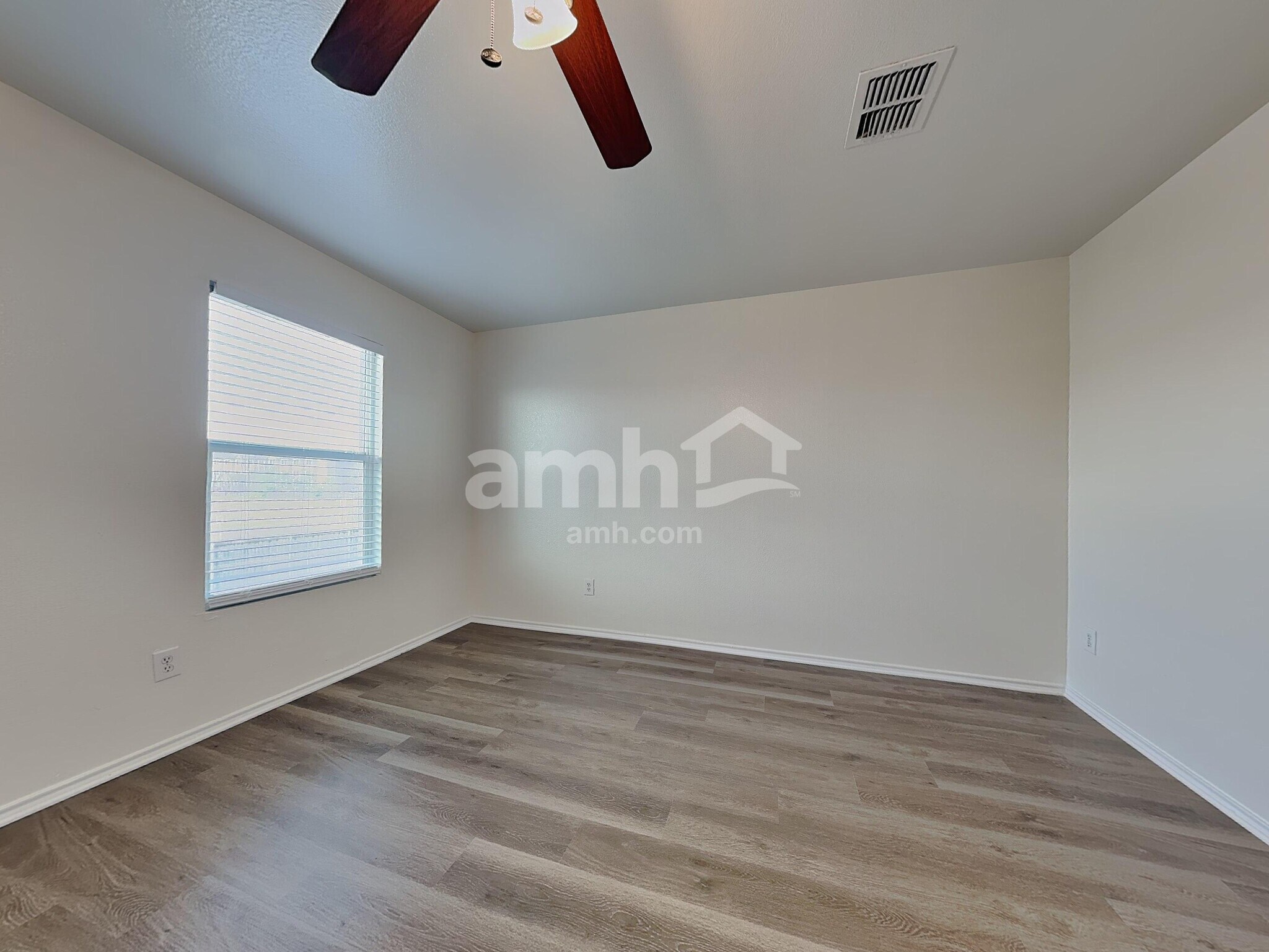 Building Photo - 10616 Park City Trl