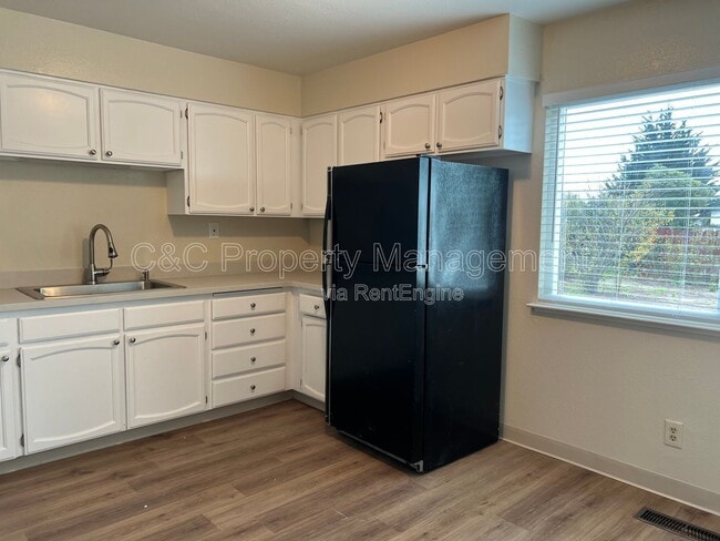 Building Photo - 478 Crivello Rd