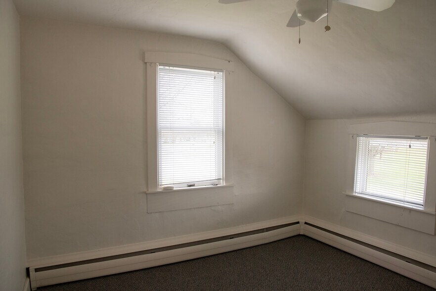 Building Photo - 1366 Lititz Rd