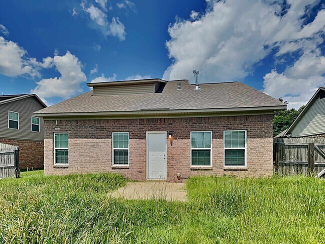 Building Photo - 133 Blackhawk Cove