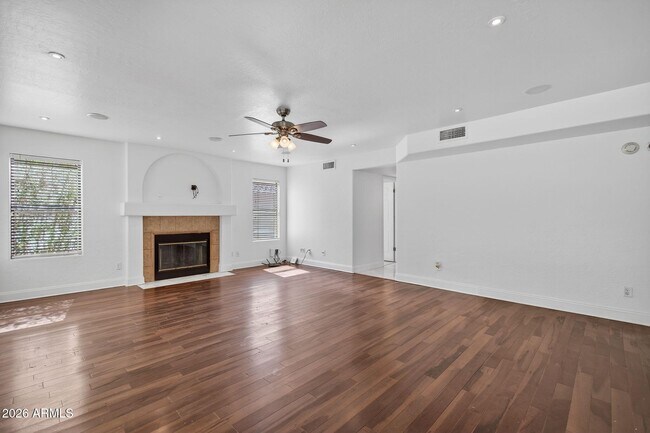 Building Photo - 3241 S Horizon Pl