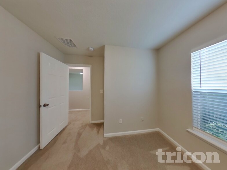 Building Photo - 86916 Cartesian Pointe Dr