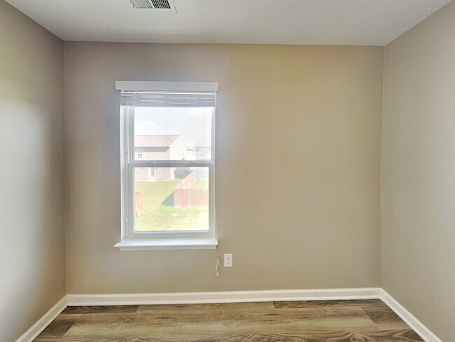 Building Photo - 4037 Little Bighorn Dr