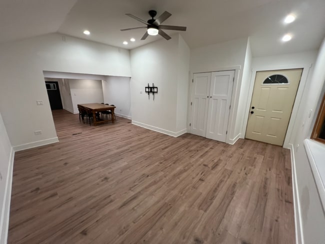 Building Photo - 705 Parkway Dr