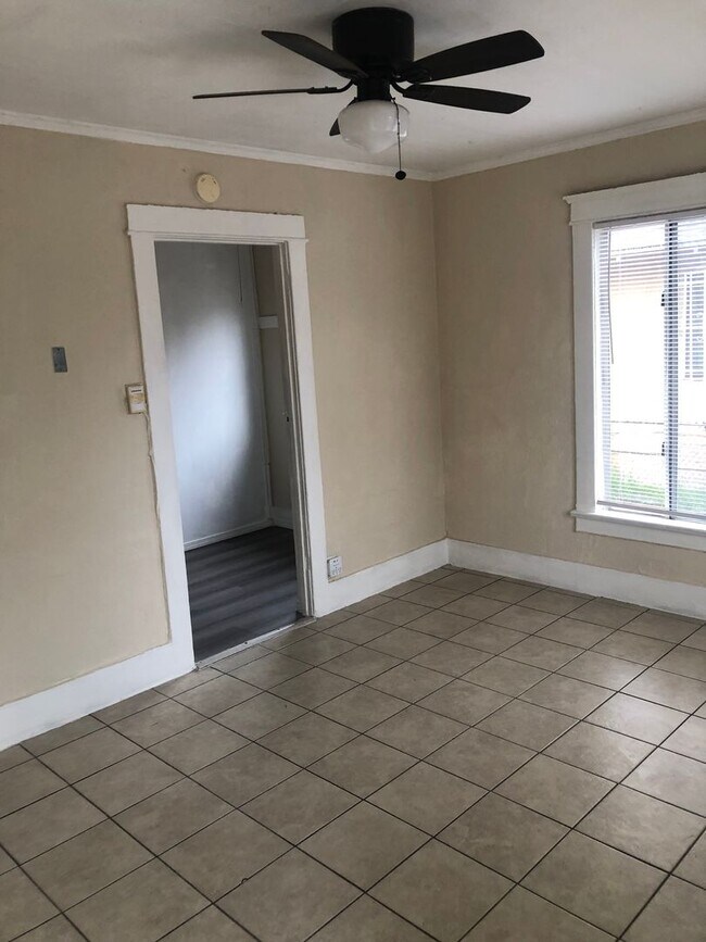 Building Photo - 1380 Gaviota