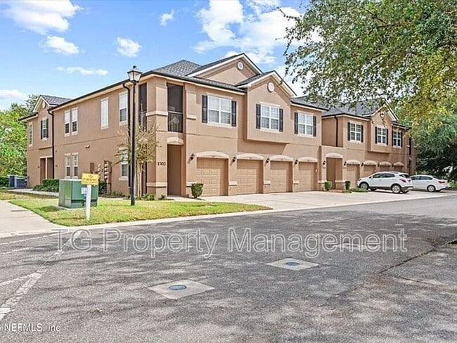 Building Photo - 12301 Kernan Forest Blvd