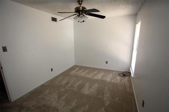 Building Photo - 422 W 4th St