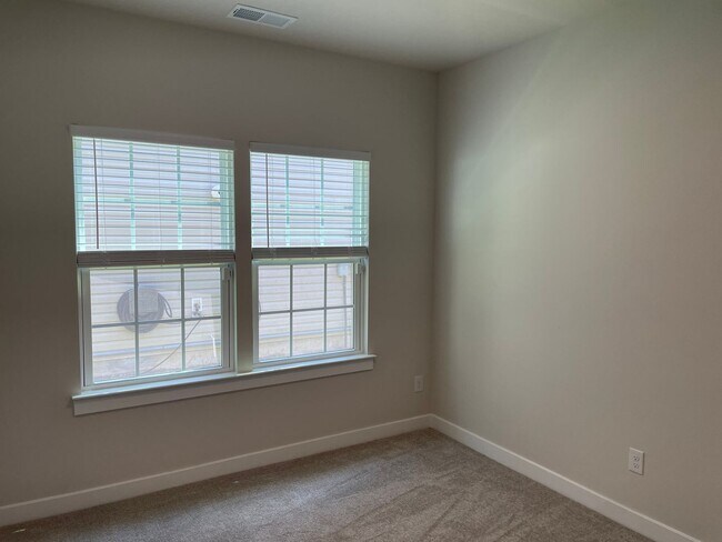 Building Photo - 2116 Sounders Ln NE