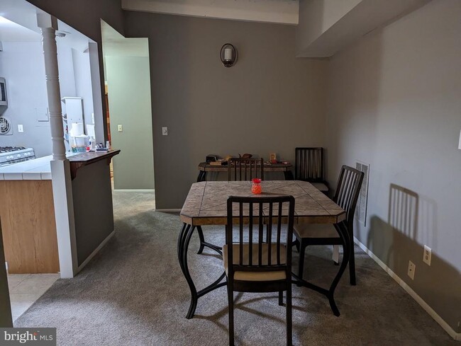 Building Photo - 5546 Karen Elaine Dr