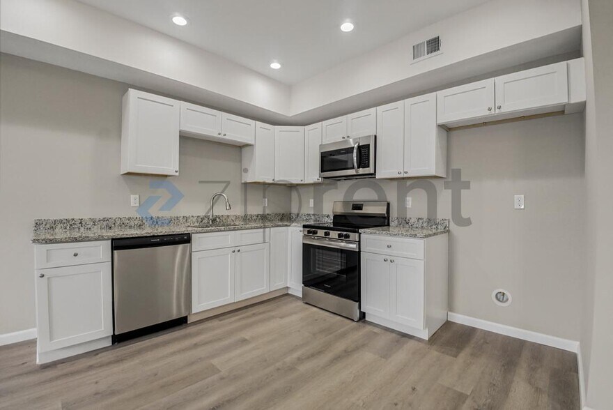 Building Photo - Unit Unit 2