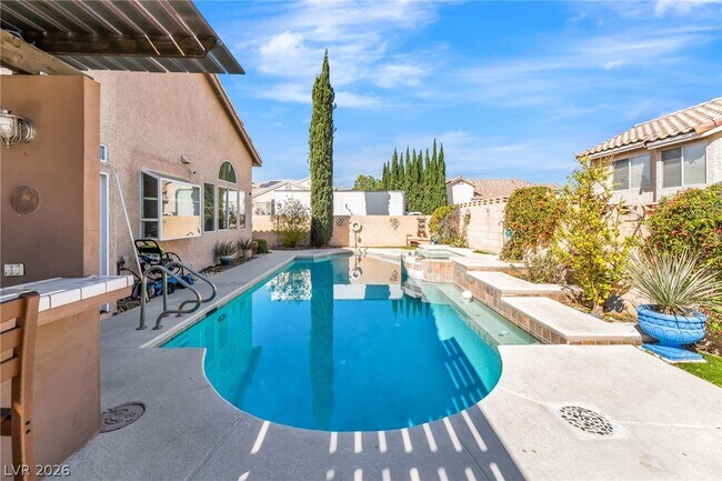 Building Photo - 9248 Evergreen Canyon Dr