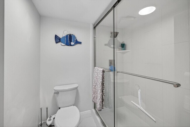 Building Photo - 2334 S Cypress Bend Dr