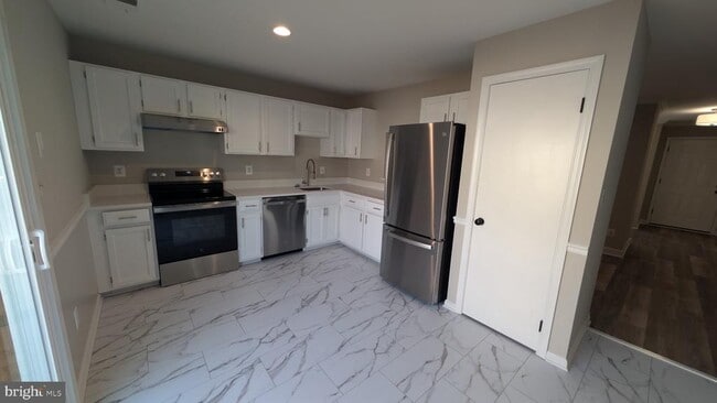 Building Photo - 16303 Taconic Cir