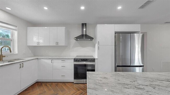 Building Photo - 5435 Drinkard Dr