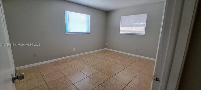 Building Photo - 4522 SW 54th St