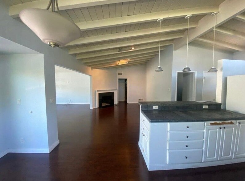 Building Photo - 5200 E Burnett St