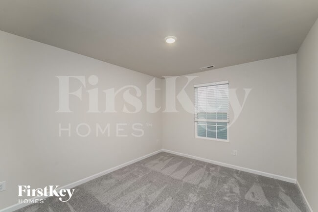 Building Photo - 388 Hollingswood Dr