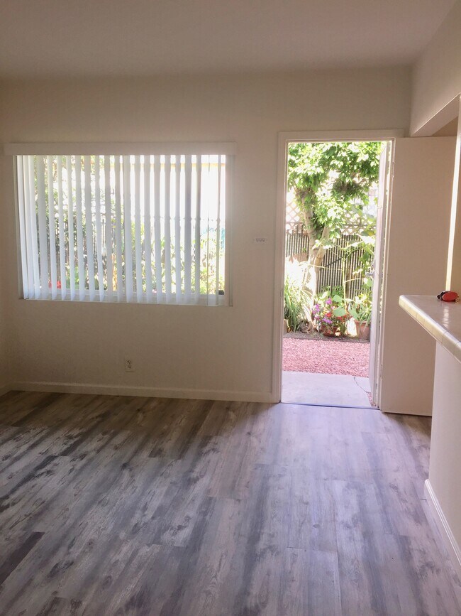 Building Photo - 11333 Venice Blvd